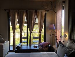 Kaia Gallery Hotel