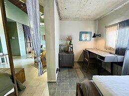 Kaia Gallery Hotel