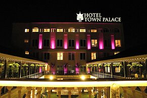 Hotel Town Palace