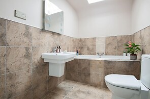 Unique 2 Bedroom Flat Kirrie Scotland