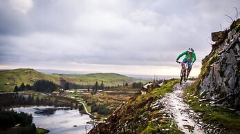 Forester's Retreat Glamping - Dinas View