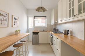 Outstanding 2BR Apartment in Cholargos
