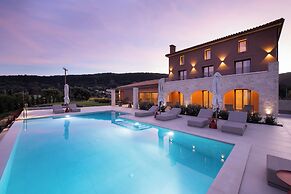 Reveli Suites