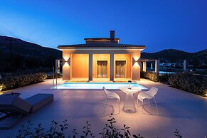 Reveli Suites