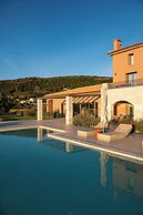 Reveli Suites