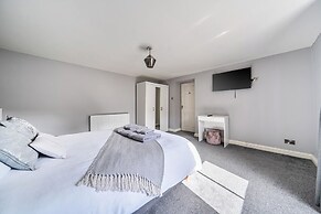 Cosy Apartment Above Village Pub