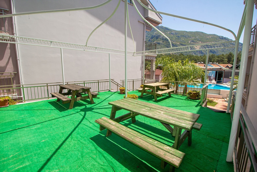 Fethiye Nokta Kaya Suit