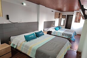 Ayenda Gold House