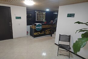 Ayenda Gold House