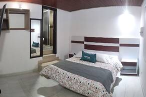 Ayenda Gold House
