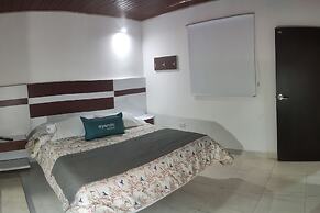 Ayenda Gold House
