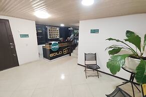 Ayenda Gold House