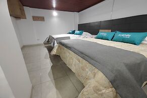 Ayenda Gold House