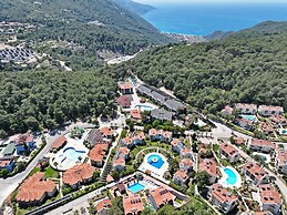 Fethiye Nokta Inlice Suit Apart