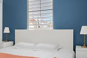 Otium Rentals Plush King Bed Pacman Arcade
