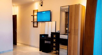 Home Free Hotel