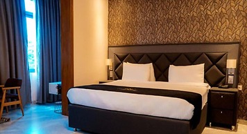 Home Free Hotel