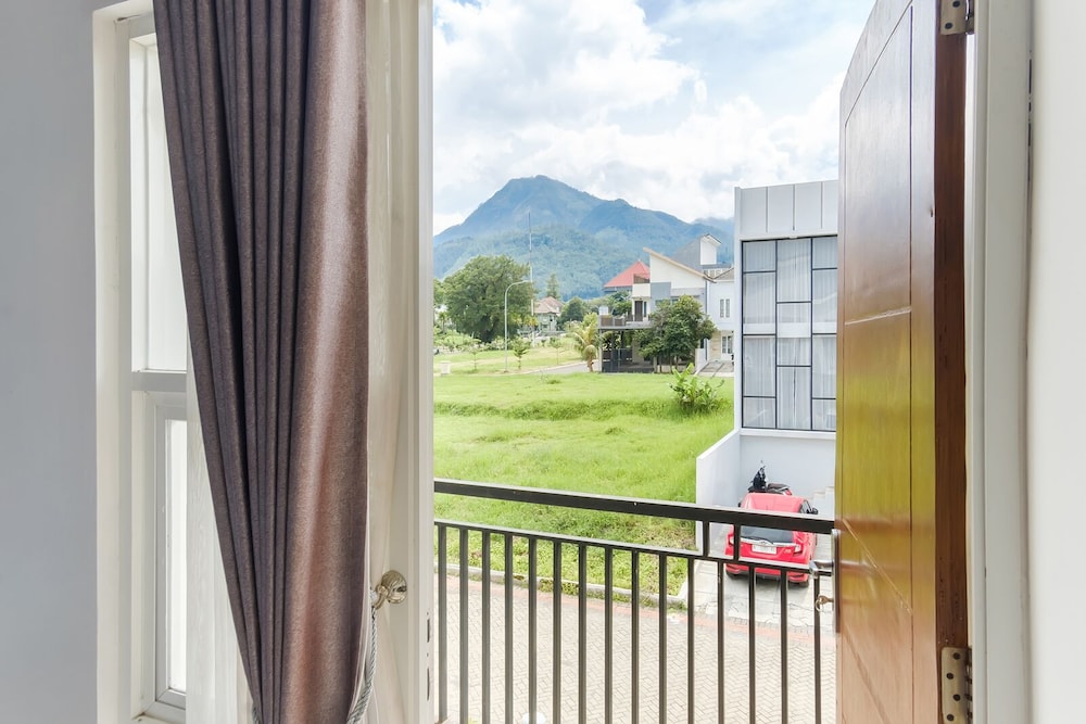 TwoSpaces Living at Panorama Villas Batu