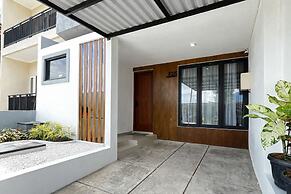 TwoSpaces Living at Panorama Villas Batu