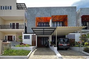 TwoSpaces Living at Panorama Villas Batu
