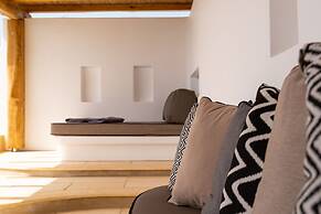 Utopia Suites by Anna Platanou - Adults only