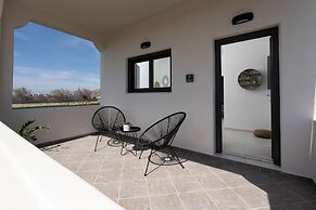Almira Luxury Suites