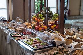 Arahova Inn Hotel
