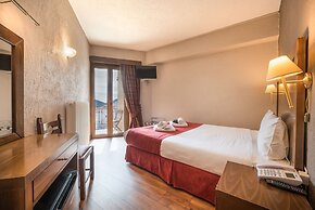 Arahova Inn Hotel
