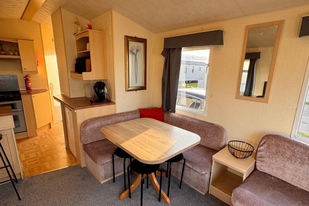 3 Bed Caravan, 8 Berth, Pet Friendly, Parking
