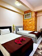 Pyramids Holiday Inn