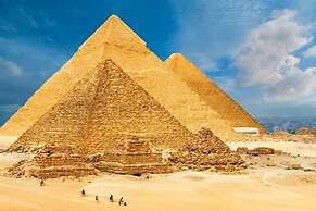 Pyramids Holiday Inn