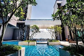 SANTORINI Melaka Imperio Residence.