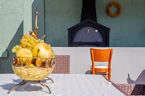 OLD OLIVE TREE COTTAGE