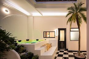 HOLT's Hotel De Mi Independencia