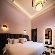 HOLT's Hotel De Mi Independencia