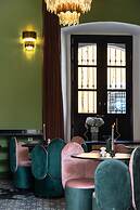 HOLT's Hotel De Mi Independencia