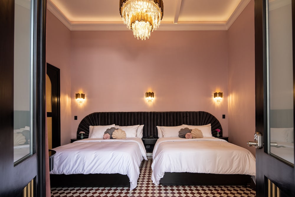 HOLT's Hotel De Mi Independencia