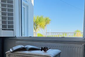 Wavecrest Holiday Cottage