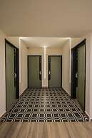 Expo Satelite 2750 Hotel & Suites