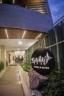 Expo Satelite 2750 Hotel & Suites