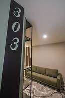 Expo Satelite 2750 Hotel & Suites
