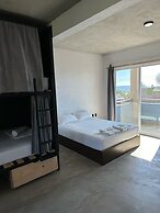 Straw Hat Surf Hostel