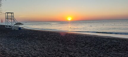 Oscar Beachfront Suites-Adults Only