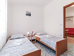 Apartments Hak