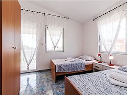 Apartments Hak