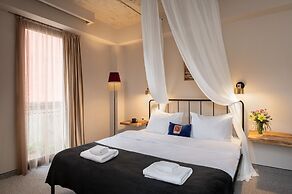 Galavani By Vintage Hotel Collections