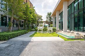 Crystal Srivaree Suvarnabhumi Hotel