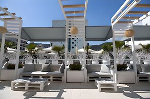 Supreme Beach - Adults Only