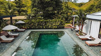 El Río Hotel