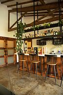El Río Hotel